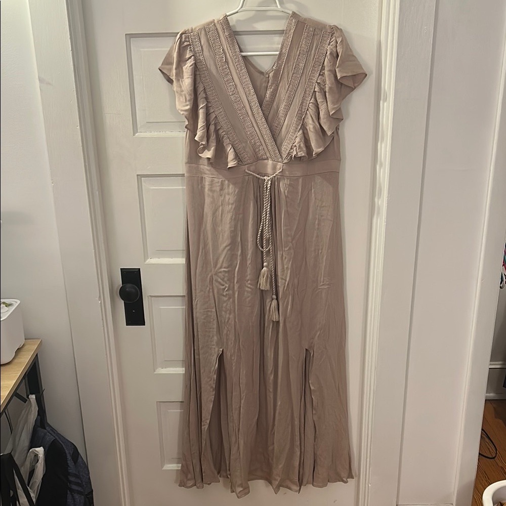 Elegant Beige Maxi Dress